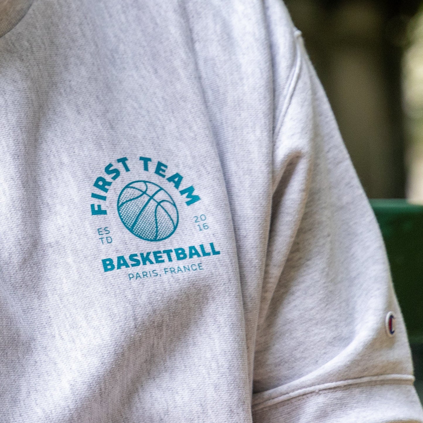 SWEATSHIRT A MANCHES COURTES GRIS - First Team Basketball
